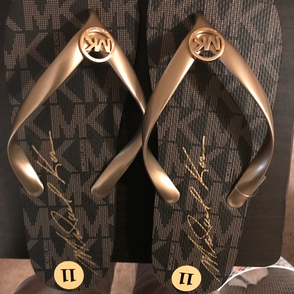 MK flip flops